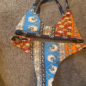 Zaful two piece bikini .. great condition size small .. cheeky bottoms..